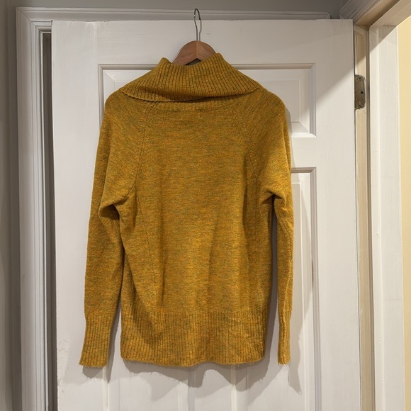 For the Republic oversized Turtleneck Sweater - Picture 3 of 6